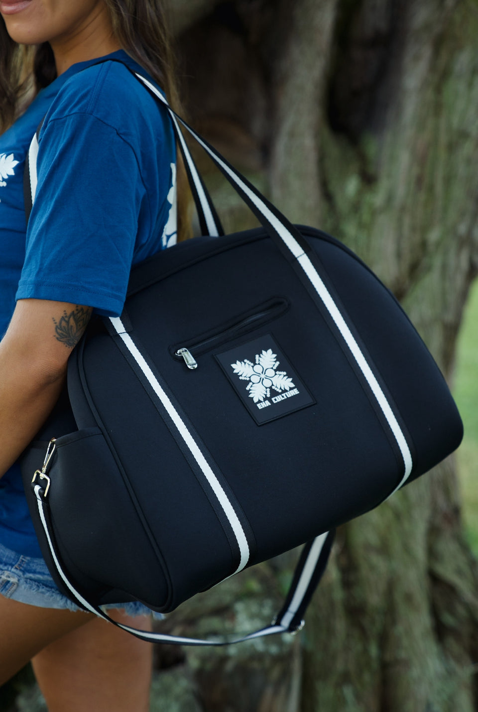HIGH SOCIETY WEEKENDER TOTE IN LAVA