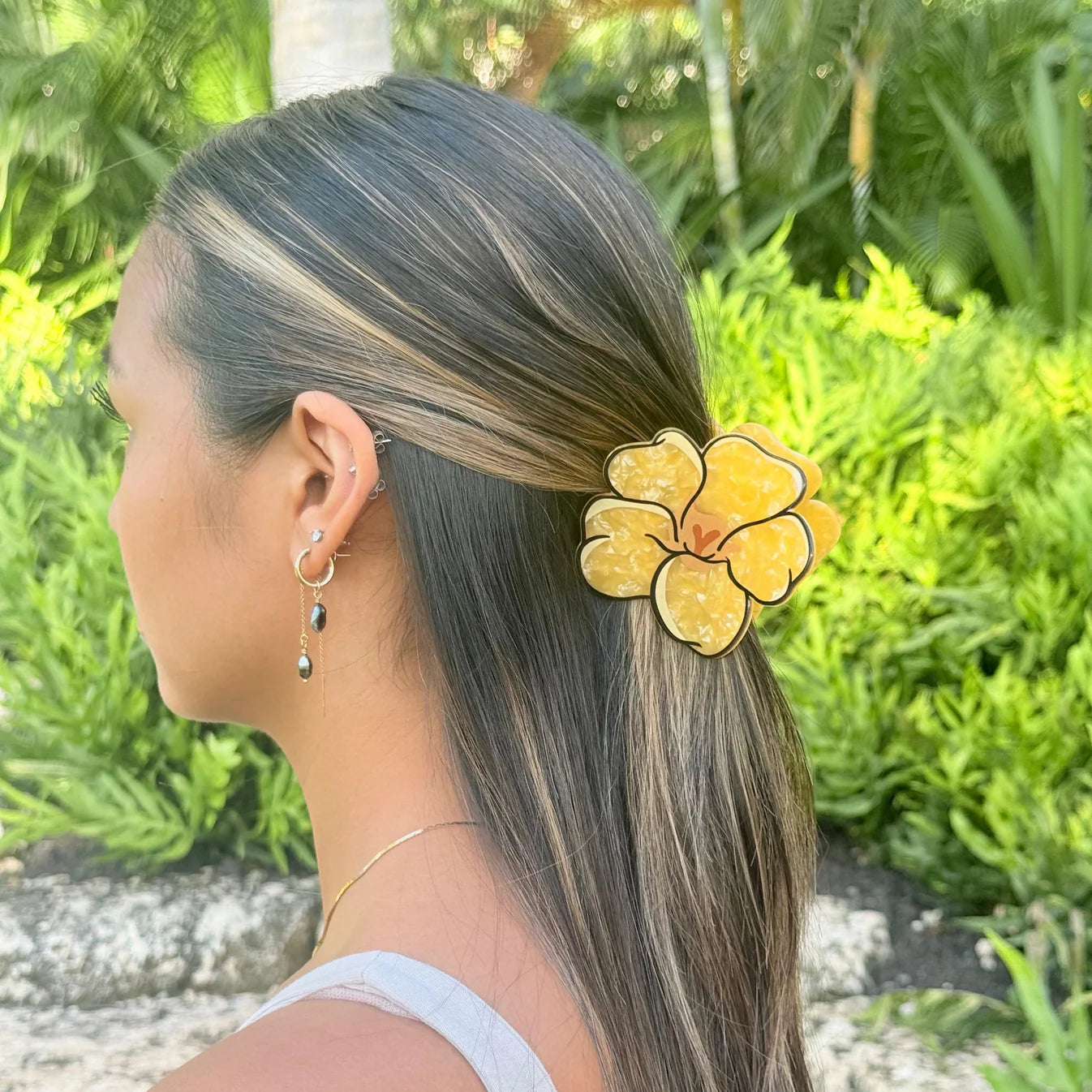 Puakenikeni Flower Hair Claw - Phases Hawaii