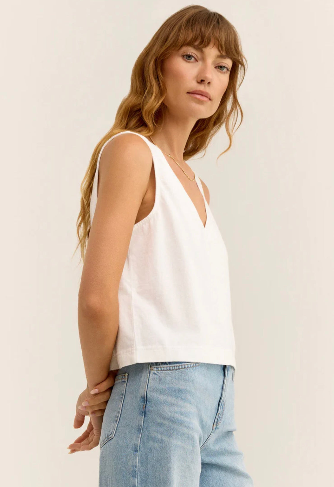 SLOANE V-NECK TOP- WHITE- ZT242656