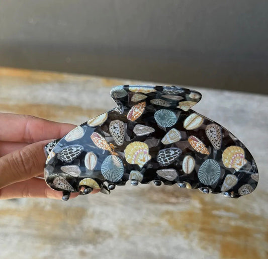 Bombucha SHELL HUNTAH Hair Claw - black