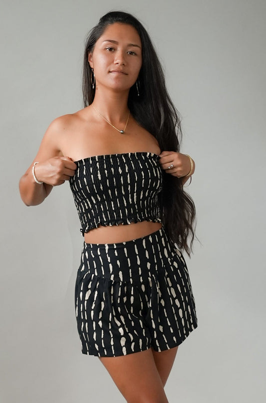 Elya Shorts - Current Black